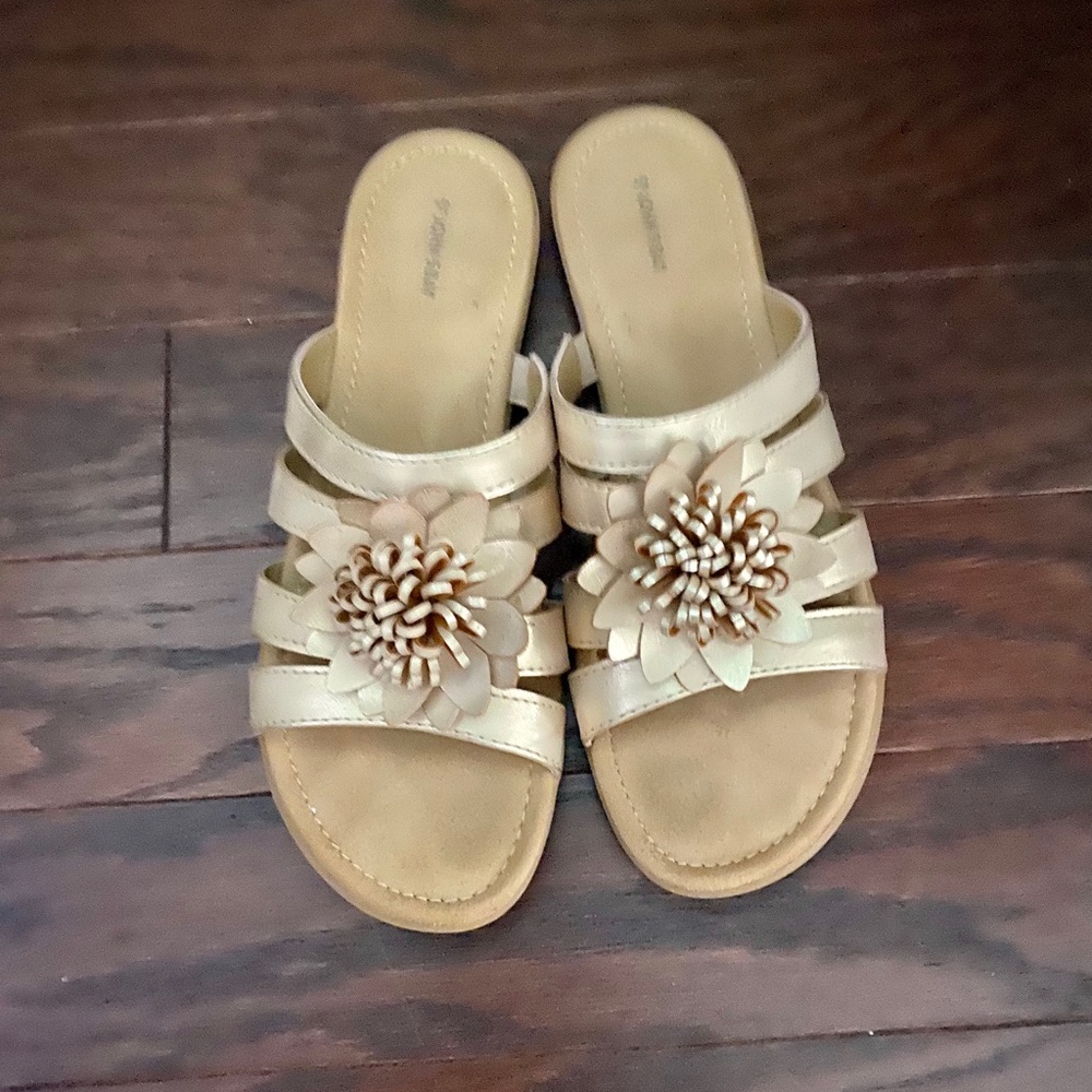 Cute floral slip on sandals